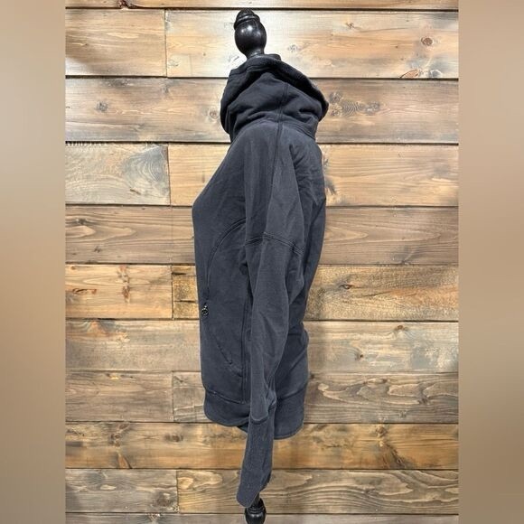 Lululemon Pullover - Picture 10 of 11